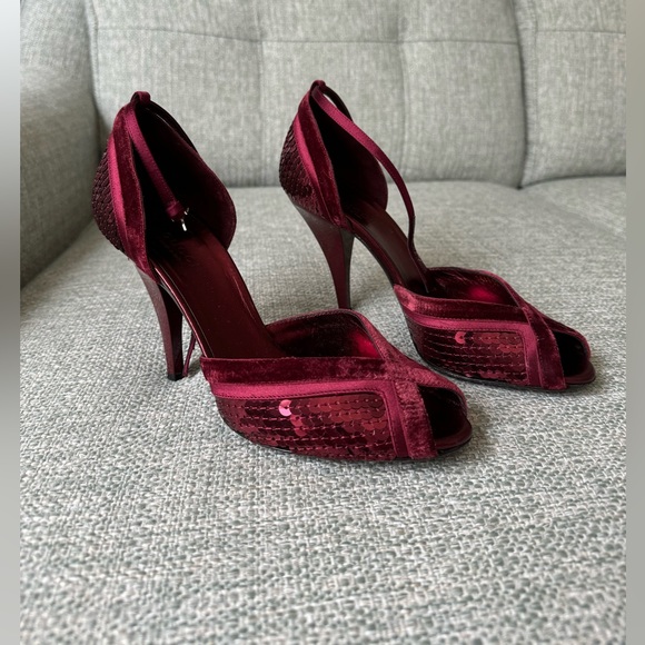 Gucci sequin, velvet and silk heeled sandals. Size 6 1/2. - Picture 1 of 11